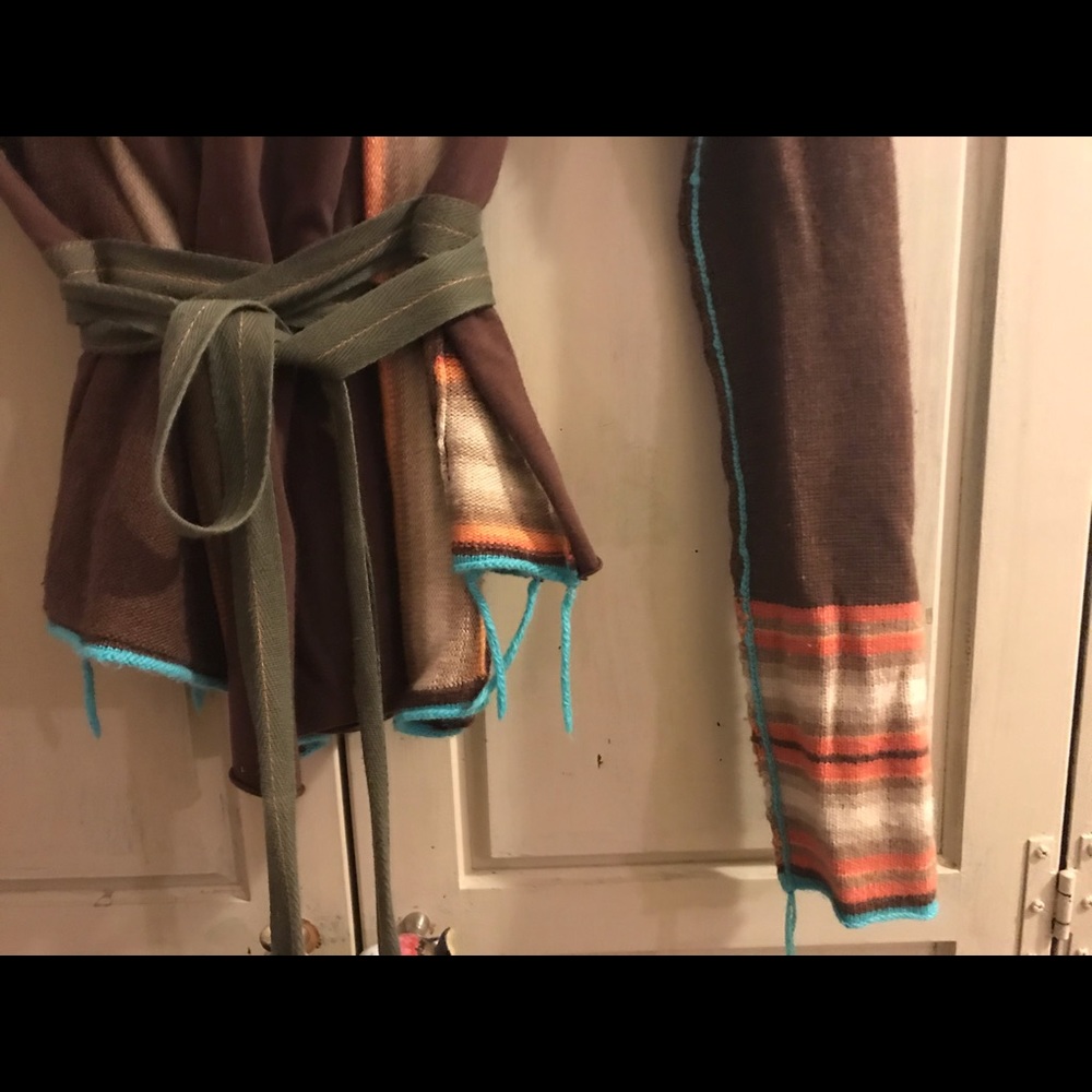 Wool wrap sweater - Picture 3 of 5